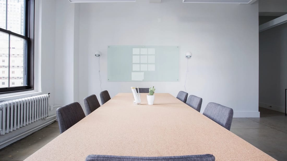 Bestuhlter Saal (Illustrationsbild)